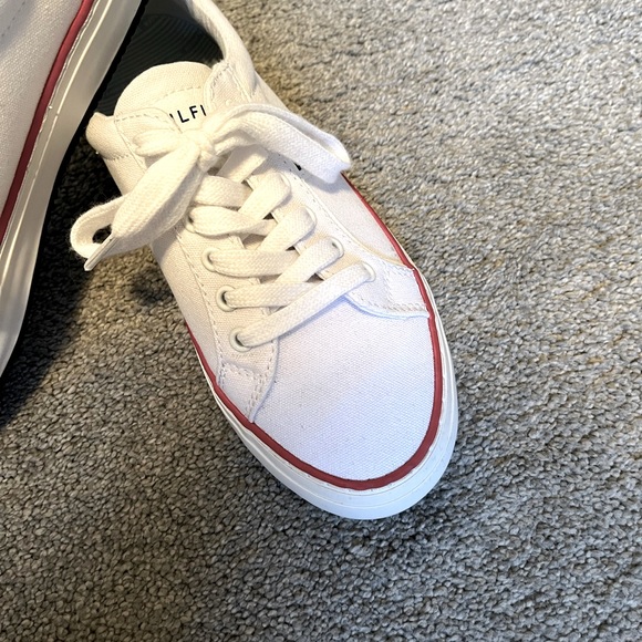 Tommy Hilfiger canvas sneakers 6.5 - Picture 3 of 6